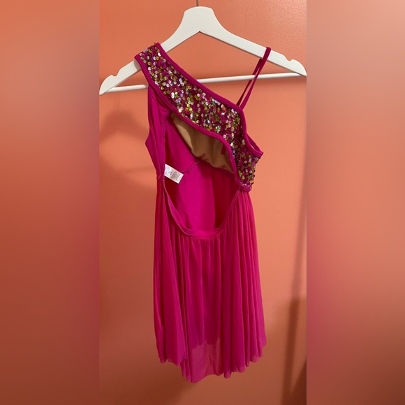 Pink dancing dress - Picture 3 of 3